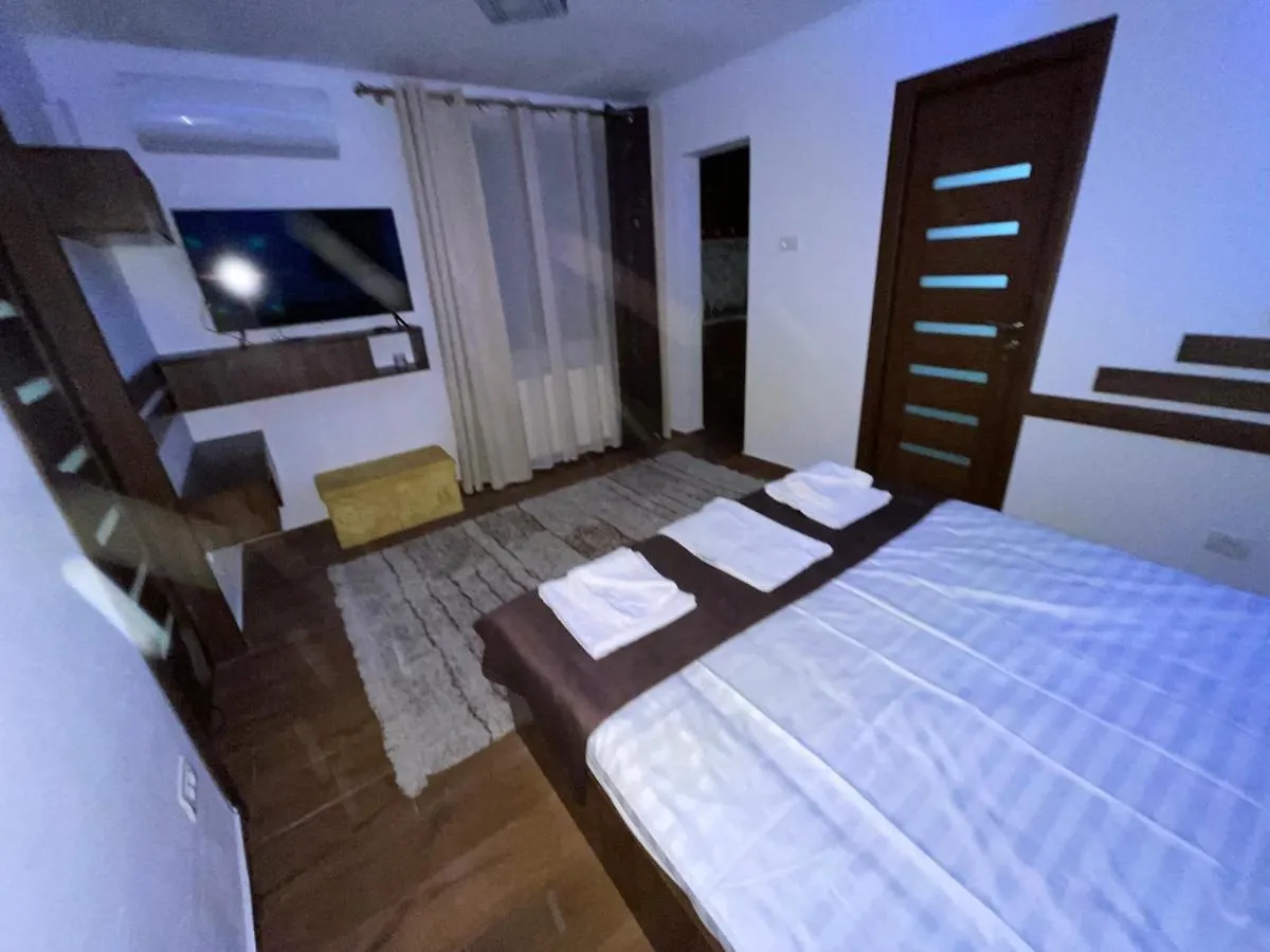 Casa Serena - Garden Stay 布加勒斯特